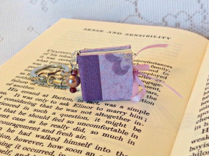 Jane Austen Sense and Sensibility Mini Book keychain/Elinor Dashwood ...