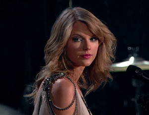 Enrique Iglesias f/ Romeo Santos or India Martinez - 