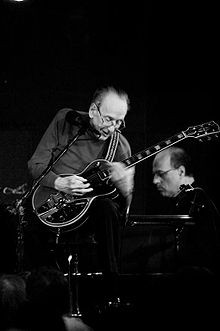 Les Paul en live à l'Iridium Jazz Club à New York le 21 octobre 2008 ...