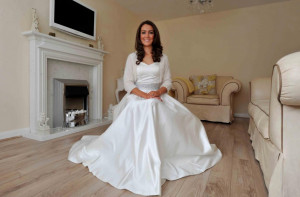 Kate Middleton's impersonator, Heidi Agan, wears a replica dress of ...
