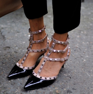valentino stud shoes: Black And Nude, Valentino Studs Shoes, Studs ...