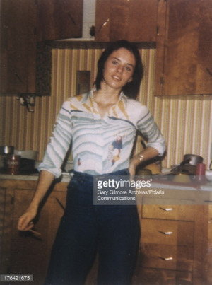 News Photo Portrait of American teenage mother Nicole Baker