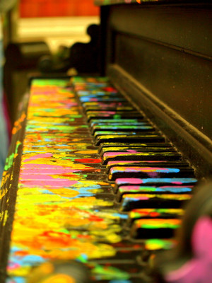 colorful piano by flyabovethesky