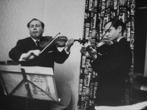 Carl Mydans Violinist Isaac Stern Playing at Party with Violinist ...