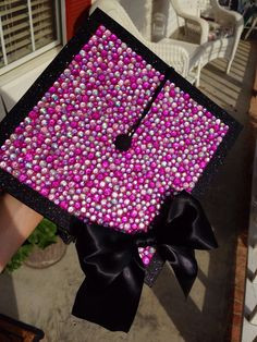 DIY sparkly graduation cap decoration that everyone will see! Just buy ...