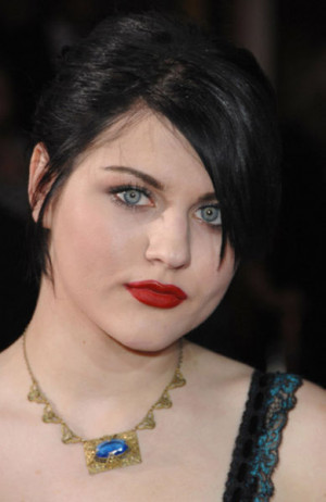 Meet Frances Bean Cobain' Kurt Cobain Daughter (22 Photos)