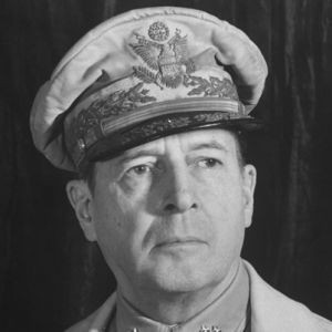 Douglas MacArthur Biography