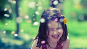 Download high quality 1600 x 900 A little happy girl Wallpaper.
