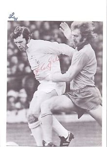 JOHNNY GILES LEEDS UNITED 1963 1975 ORIGINAL HAND SIGNED PICTURE