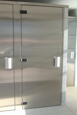 Porte d'entrée de sas en tôle ep 8 1/2 découpée avec forme de ...