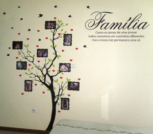 Family Tree with photo frames wall sticker with Quote in Portuguese