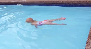 the infant swimming resource technique of swimming and self rescue