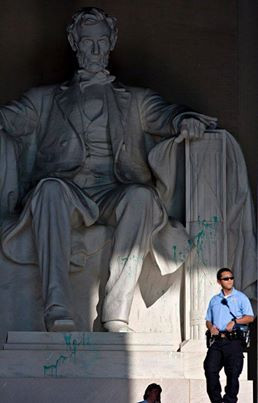 Abraham Lincoln - Quotes & Pictures's photo: The Lincoln Memorial ...