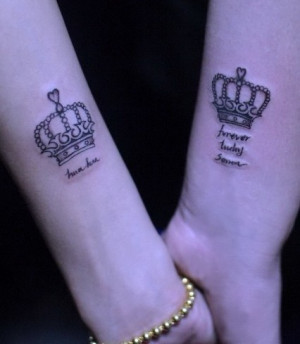 女生手臂皇冠高贵纹身图案图片