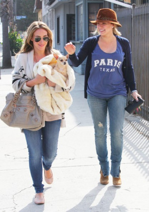 Hilary Duff Pictures - Pregnant Hilary Duff Getting Lunch With ...