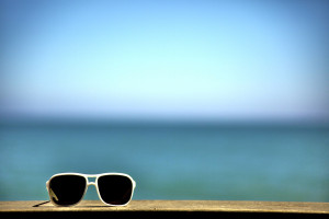 Summer sunglasses wallpaper