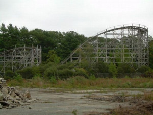 Creepy Abandoned Roller Coasters (25 pics)