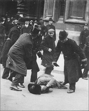 :‎Susan B Anthony pummeled and arrested for attempting to vote ...