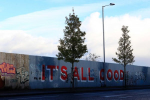 Northern Ireland's peace walls: the great divide keeping Troubles at ...