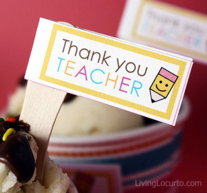... ://www.livinglocurto.com/2011/04/teacher-gift-cupcakes-recipe/ Like