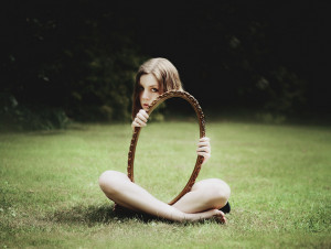 Mirror illusion photography - grate photo illusion | Source : Jokes of ...