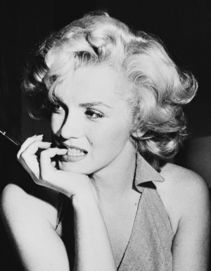 La coiffure glamour de Marilyn Monroe