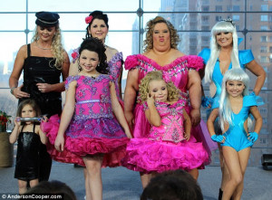 Little and large: Pageant moms are given the beauty queen treatment by ...