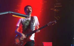 Muse-frontman-Matt-Bellamy-Performing-Uprising-the-2009-MTV-VMAs-muse ...