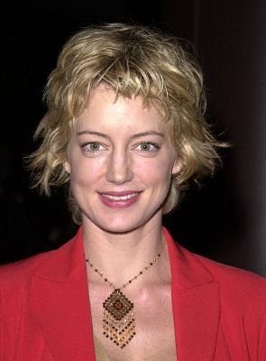 Cynthia Watros at event of A Girl Thing (2001)