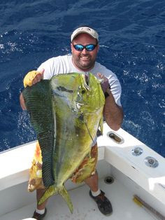 ... pelagic fish while deep sea sport fishing in Fort Lauderdale, Florida