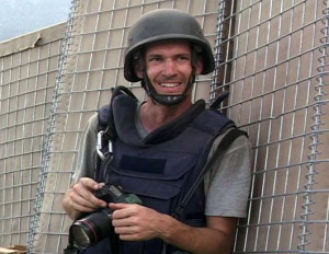 Tim Hetherington, award-winning photojournalist, was killed in a ...