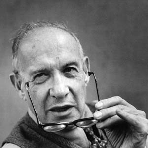 10 Inspiring Quotes on Small Business from Peter Drucker