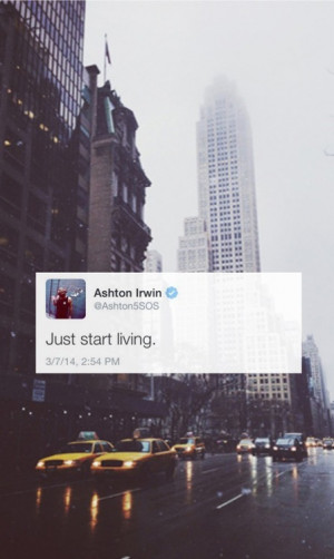 Most popular tags for this image include: 5sos, ashton irwin, 5 ...