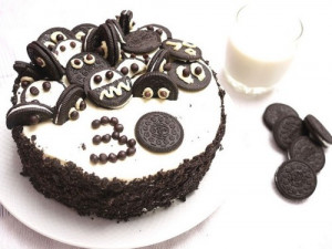 Oreo Birthday Cake