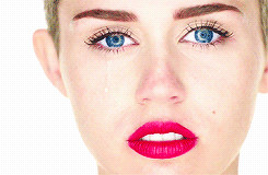 Miley Cyrus Wrecking Ball...