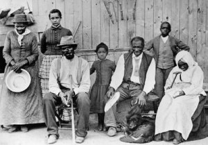 photograph from the 1880s of Harriet Tubman with some she helped to ...