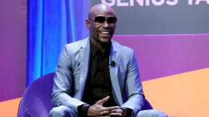 Floyd Mayweather Jr. hits back at illiteracy trash talk