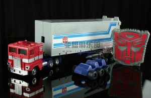 More In-Hand Images of Transformers Robots in Disguise Jazz and ...