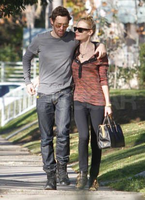 Kate Bosworth and Michael Polish Hugging Pictures