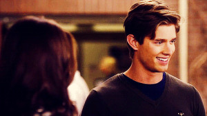 Drew Van Acker ci parla del ritorno di Jason, della sua connessione a ...