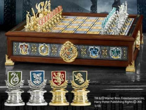 HOGWARTS HOUSES QUIDDITCH CHESS SET Wizarding World Harry Potter Noble ...