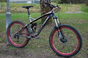 Recent upgrades are wheels Hope Dartmoor brakes MT8s and bars Havoc