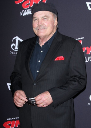 stacy-keach-premiere-sin-city-a-dame-to-kill-for-02.jpg