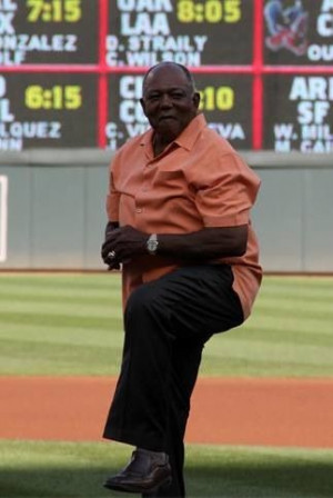 Tony Oliva threw out a first pitch on his 75th birthday.