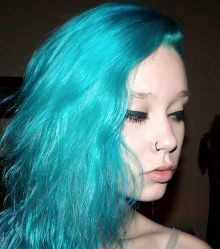 Hair-Dye-and-Hair-Color-–-Best-Brands-Dark-Permanent-Using-Teal-Hair ...