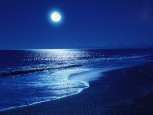 full-moon-over-the-sea