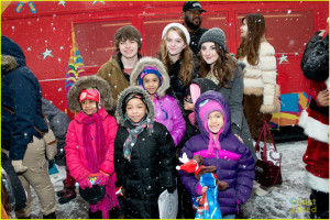 Juliette Goglia & Kerris Dorsey: CitySightseeing New York Holiday Toy ...