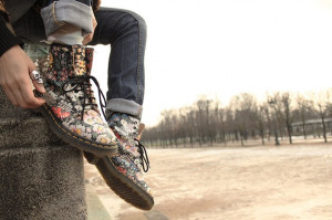 arctic monkeys, boyfriend jeans, casual, dr, dr martens, fashion ...