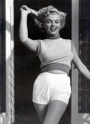 do girl. Curvy sexy Miss Marilyn Monroe !!! I really love these curvy ...