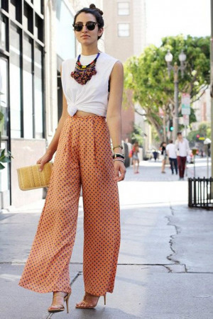 wide leg printed pants and statementnecklace